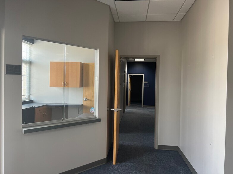 More Photos Of 446 N II Route 31, Crystal Lake Office For Sale