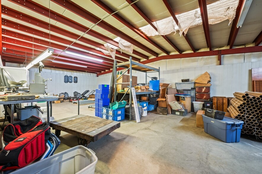 More Photos Of 2028 Washington Ave, Saint Joseph Warehouse For Sale