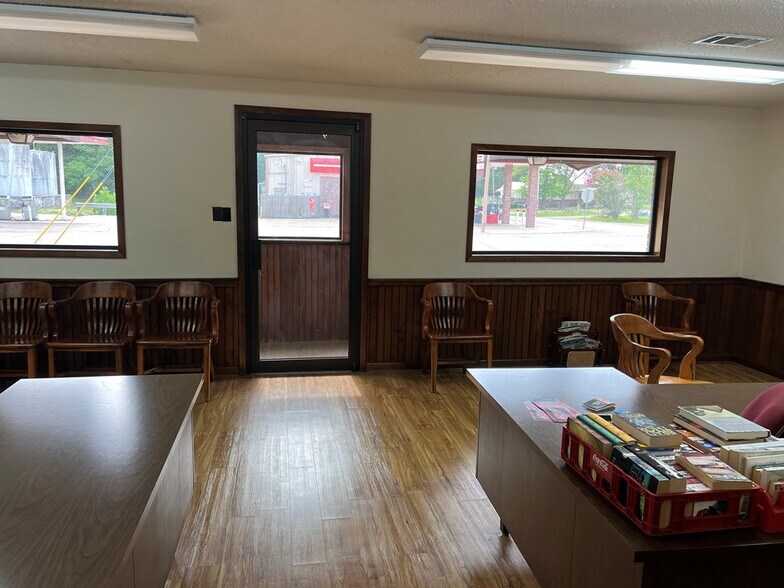 More Photos Of 409 3rd St, Kentwood Office Residential For Sale