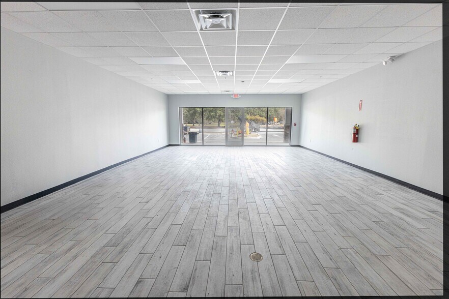 More Photos Of 1124 Teague Trail, Lady Lake General Retail For Lease
