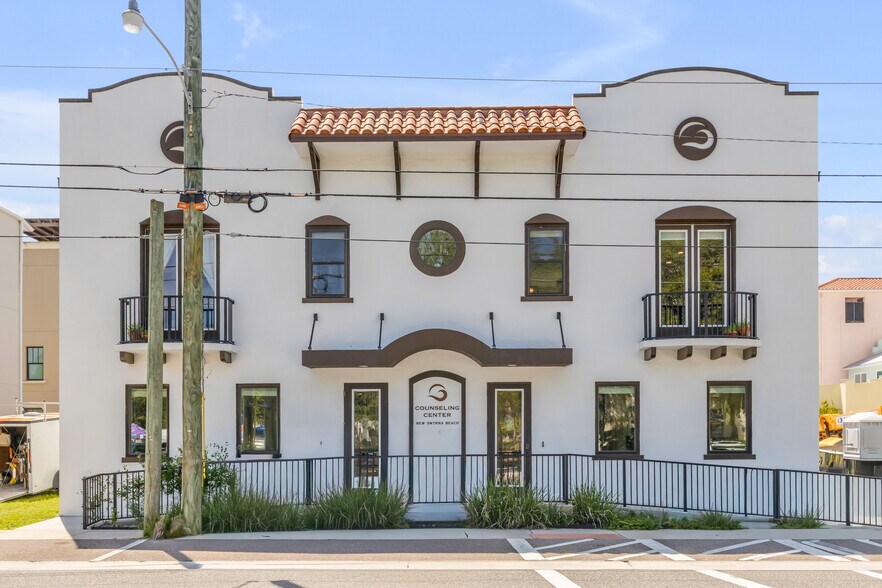 Primary Photo Of 136 Julia St, New Smyrna Beach Flex For Sale
