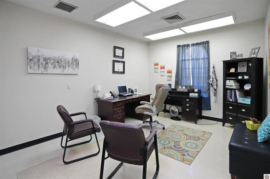 More Photos Of 145 Vine St, Benton Medical For Sale