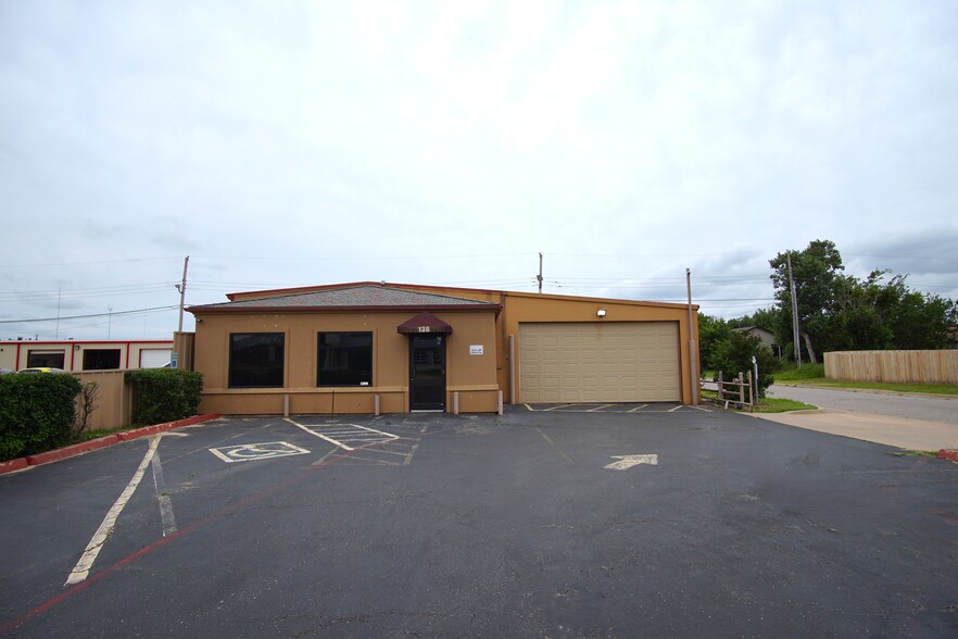 Primary Photo Of 136 NW 122nd St, Oklahoma City General Retail For Lease