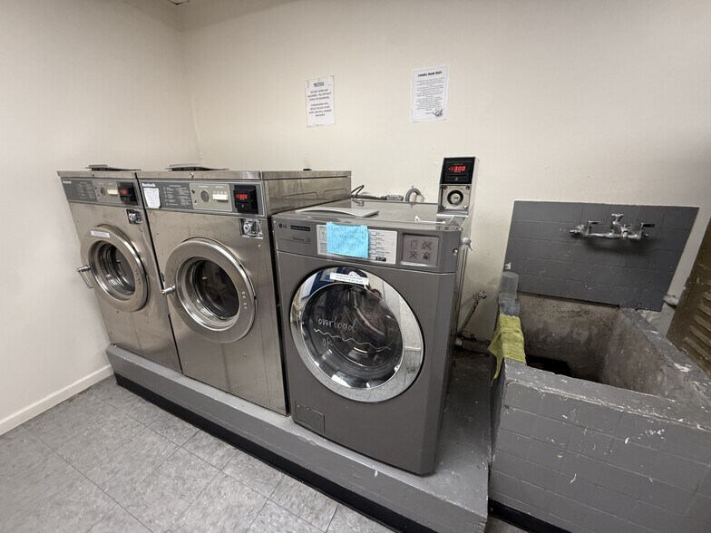 More Photos Of 529 Bryant Ave, Bronx Warehouse For Lease