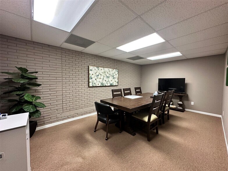 More Photos Of 120 S Charlton St, Woodville Office For Sale