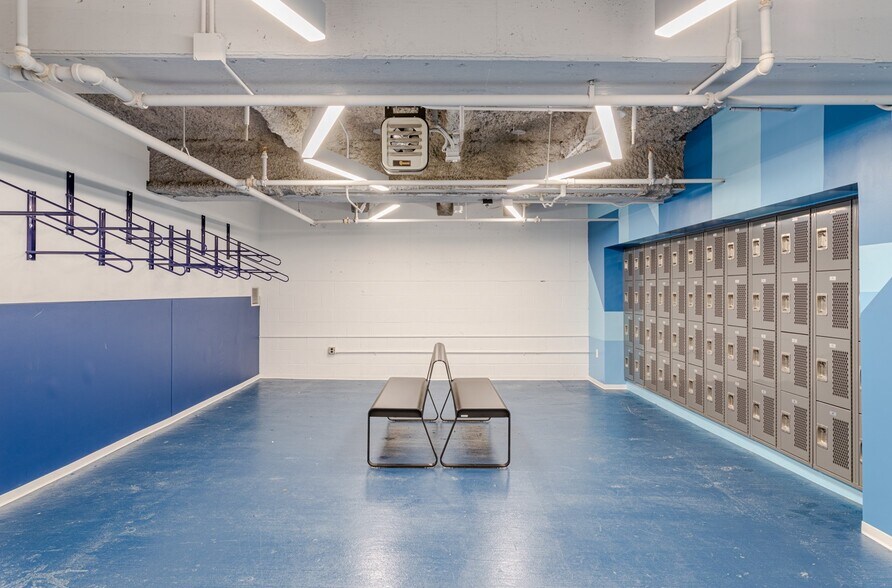 More Photos Of 1919-1921 Gallows Rd, Vienna Unknown For Sale