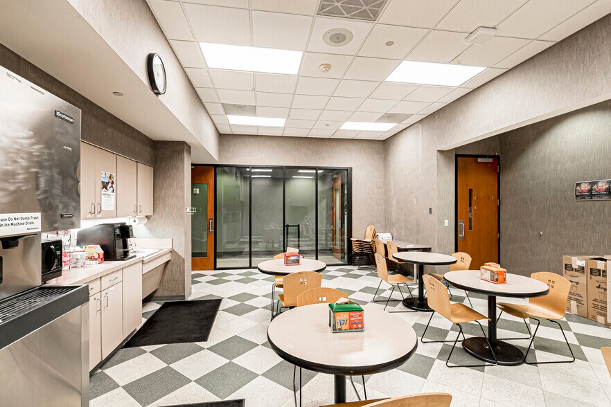 More Photos Of 5525 Reitz Ave, Baton Rouge Office For Lease