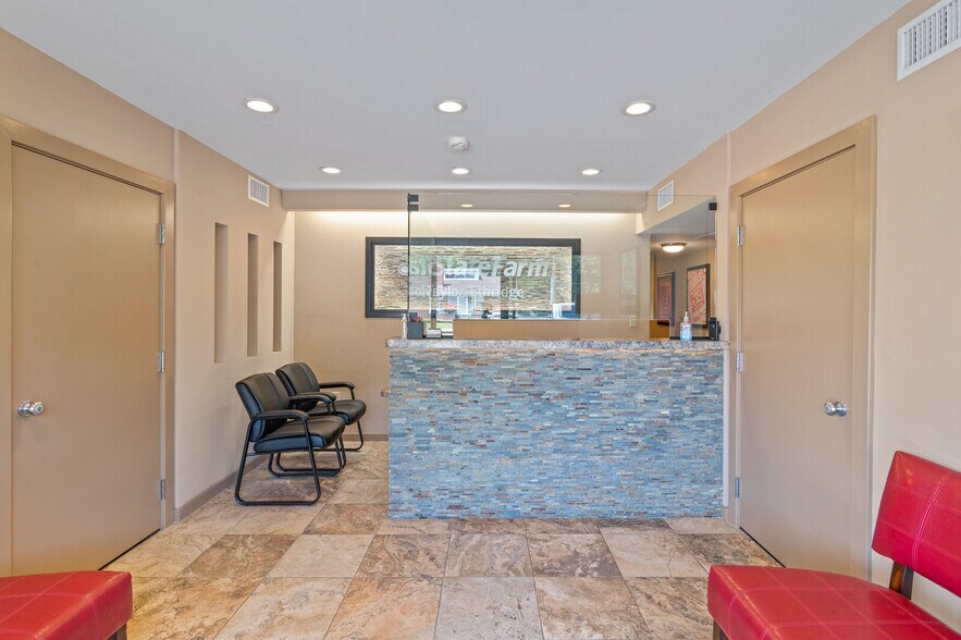 More Photos Of 1326 E Pembroke Ave, Hampton Office For Sale