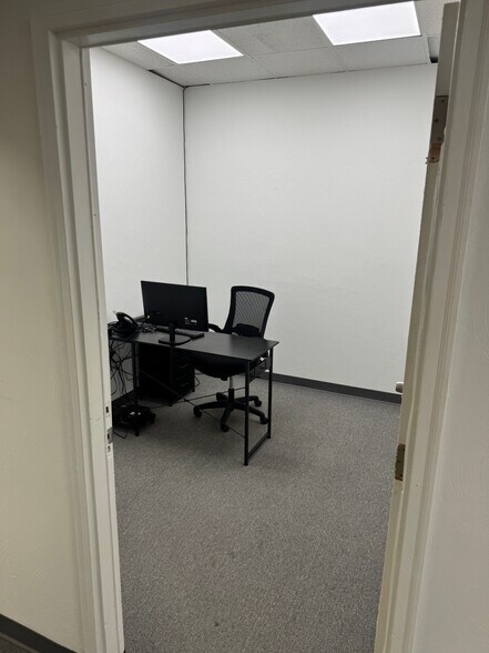 More Photos Of 138 S Rosemont Rd, Virginia Beach Medical For Lease