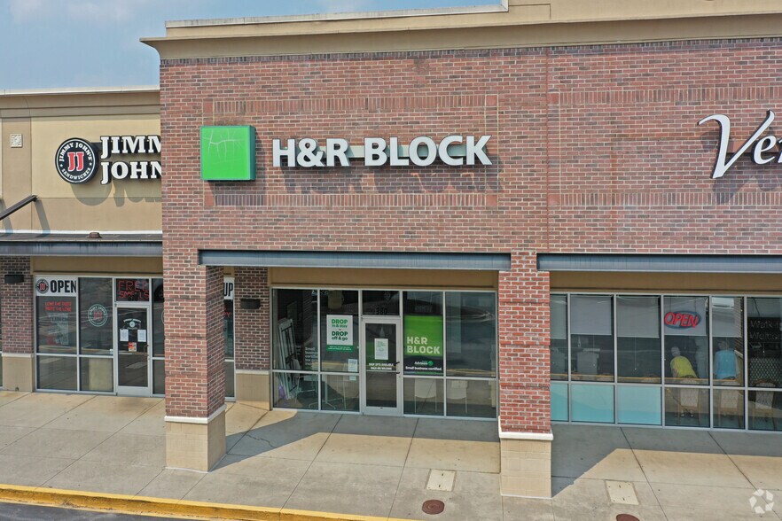 More Photos Of 360-430 E Hanes Mill Rd, Winston-Salem Unknown For Lease