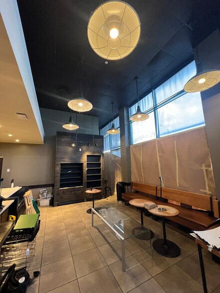 More Photos Of 7122 Beverly Blvd, Los Angeles Storefront Retail Office For Lease