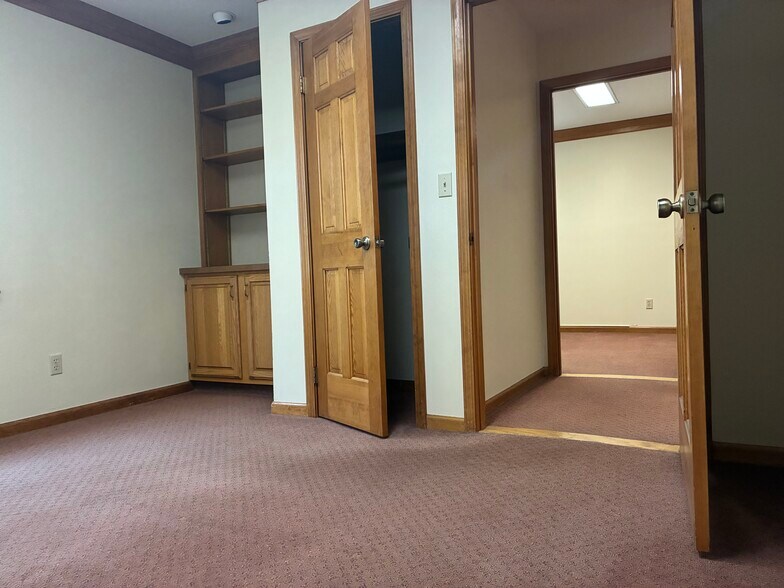 More Photos Of 8860 Main St, Buffalo Office For Lease