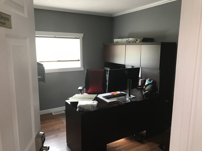 More Photos Of 4212 Hewlett Dr, Red Deer County Industrial For Sale