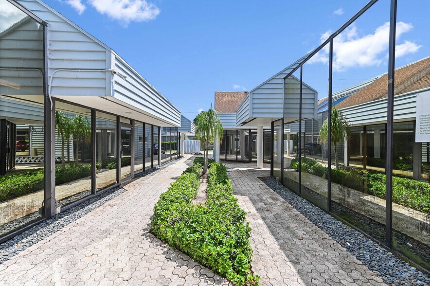 More Photos Of 355 NE 5th Ave, Delray Beach Loft Creative Space For Lease