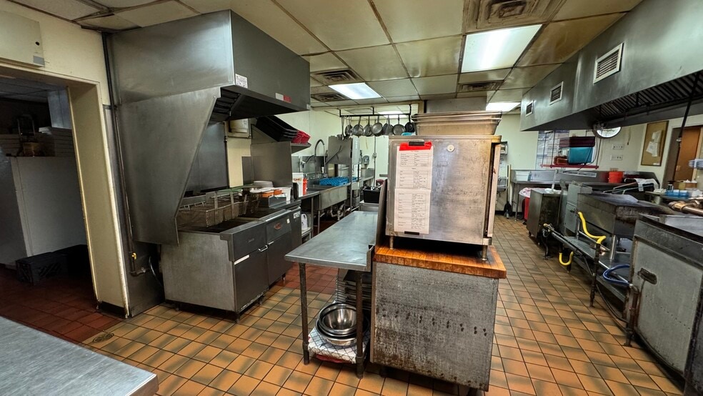 More Photos Of 1824-1826 Hanover Ave, Allentown Restaurant For Sale