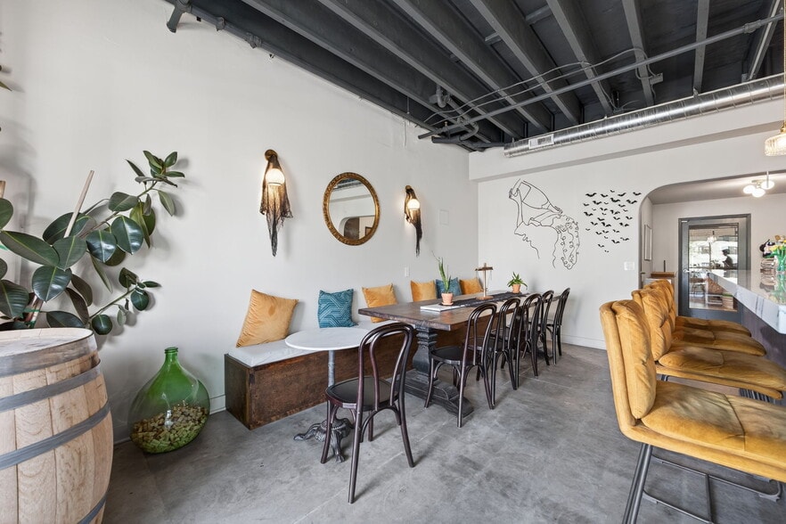 More Photos Of 4517 Market St, Ventura Light Distribution For Sale