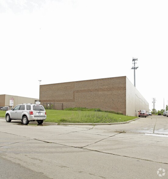 More Photos Of 21355 Carlo Dr, Clinton Township Warehouse For Lease
