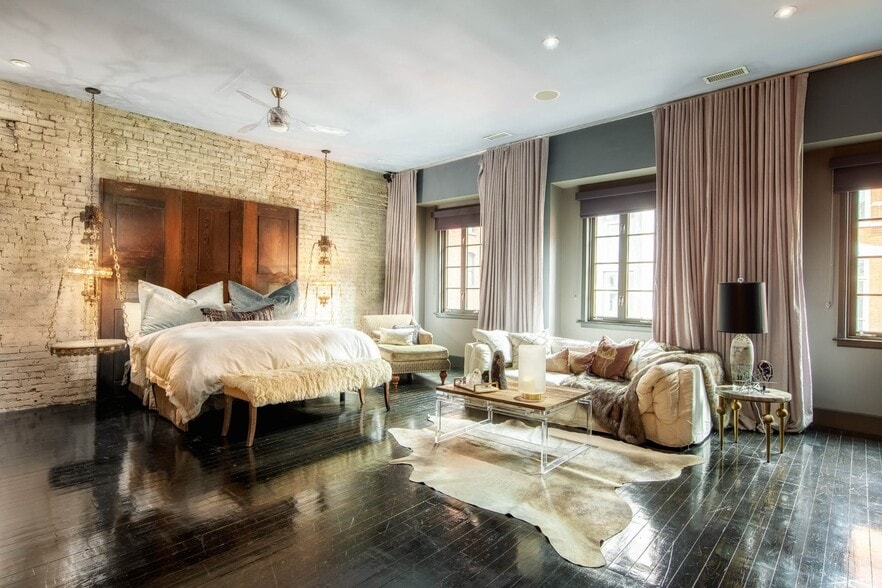 More Photos Of 213 Printers Aly, Nashville General Retail For Sale