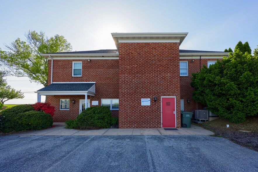 More Photos Of 735 S Pleasant Ave, Dallastown Medical For Sale