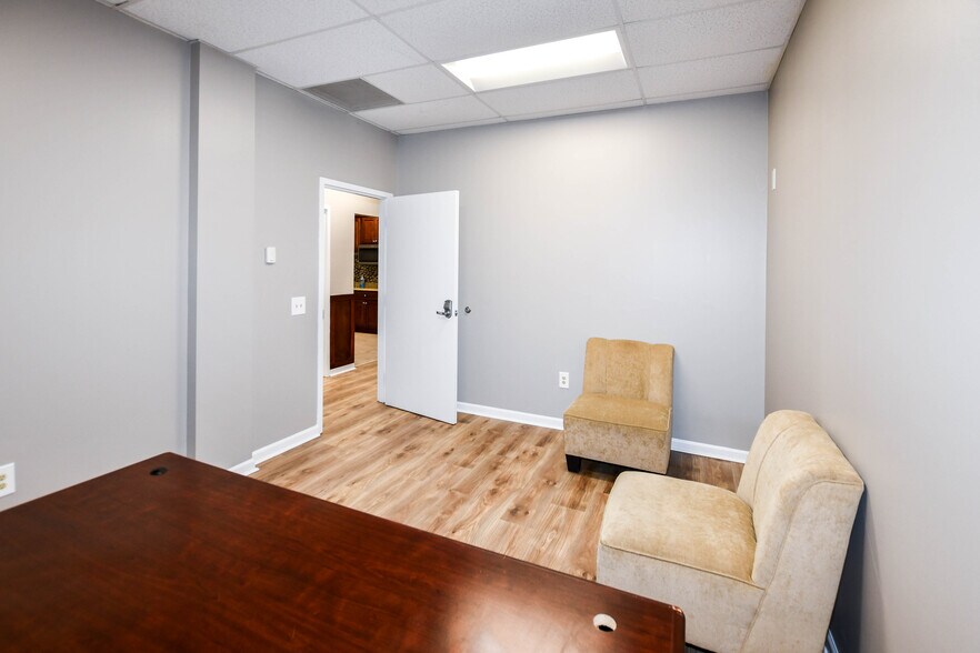More Photos Of 12150 Annapolis Rd, Glenn Dale Medical For Lease