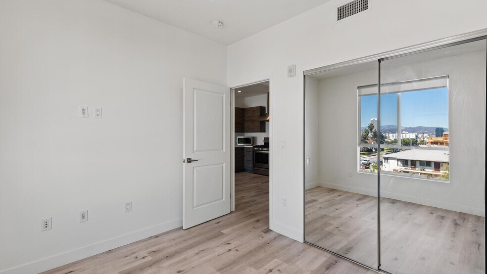 More Photos Of 1545 S Fairfax Ave, Los Angeles Apartments For Sale