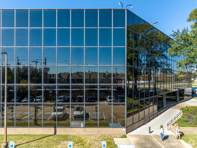 More Photos Of 12621 Featherwood Dr, Houston Office For Lease