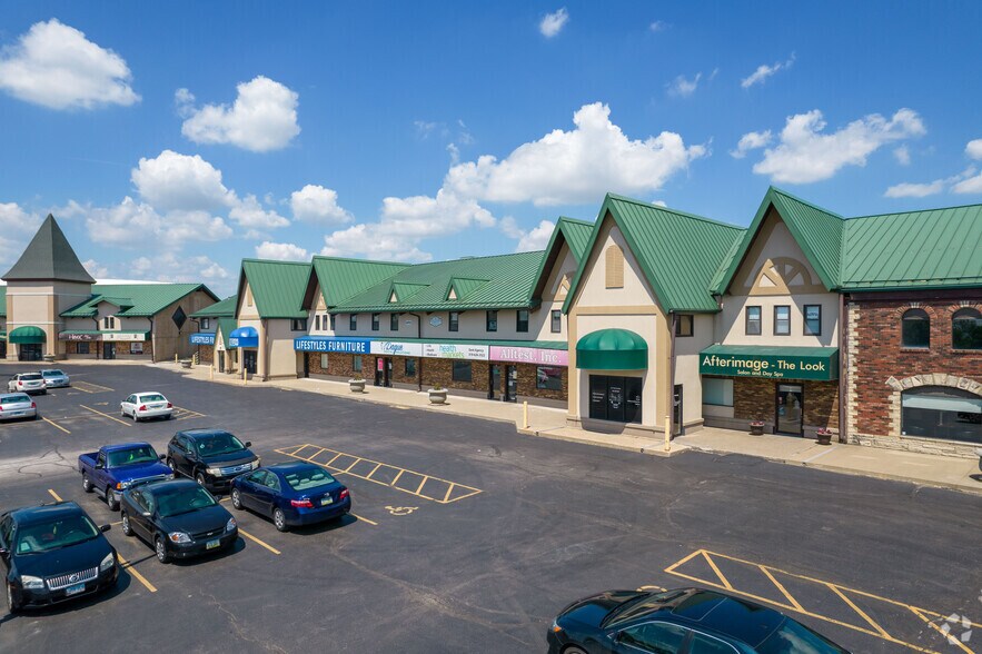 More Photos Of 4711 N Brady St, Davenport Storefront Retail Office For Lease