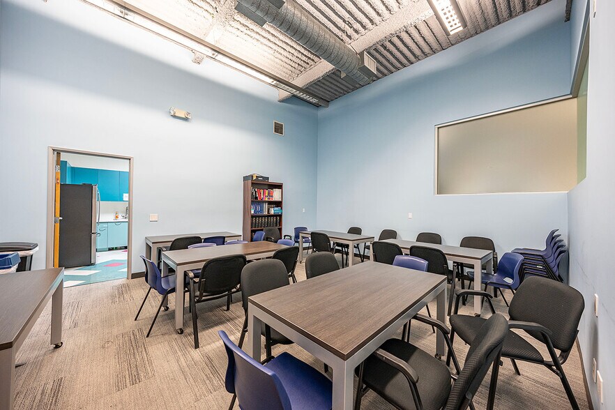 More Photos Of 5301 Whittier Blvd, Los Angeles Office For Lease