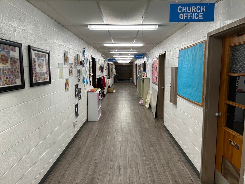 More Photos Of 125 Wilson Park Dr, Dayton Religious Facility For Sale