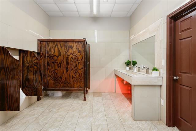 More Photos Of 1814 George Wallace Hwy, Russellville Storefront Retail Office For Lease