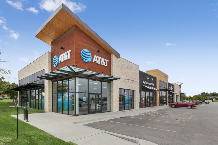 More Photos Of 565 Wakarusa Dr, Lawrence General Retail For Lease