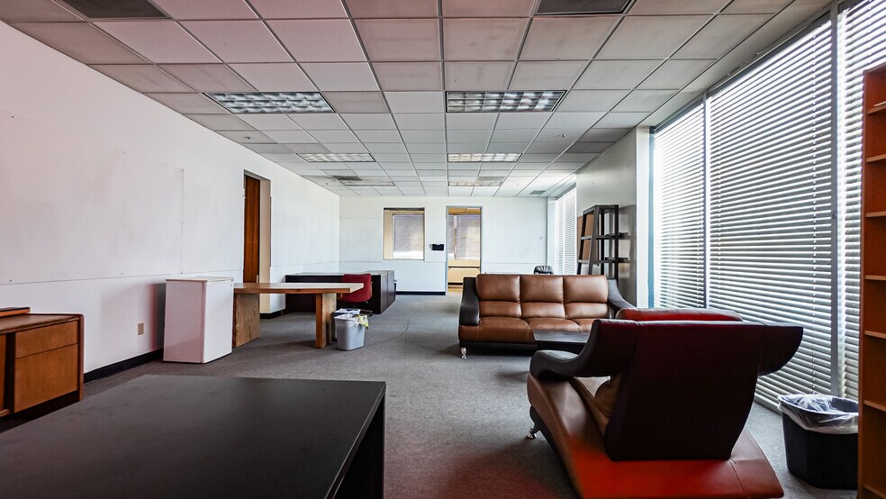 More Photos Of 10500 Orbital Way, Pacoima Manufacturing For Lease