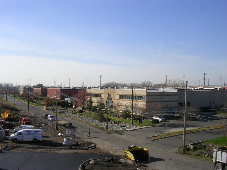 More Photos Of 300 Penhorn Ave, Secaucus Office For Lease