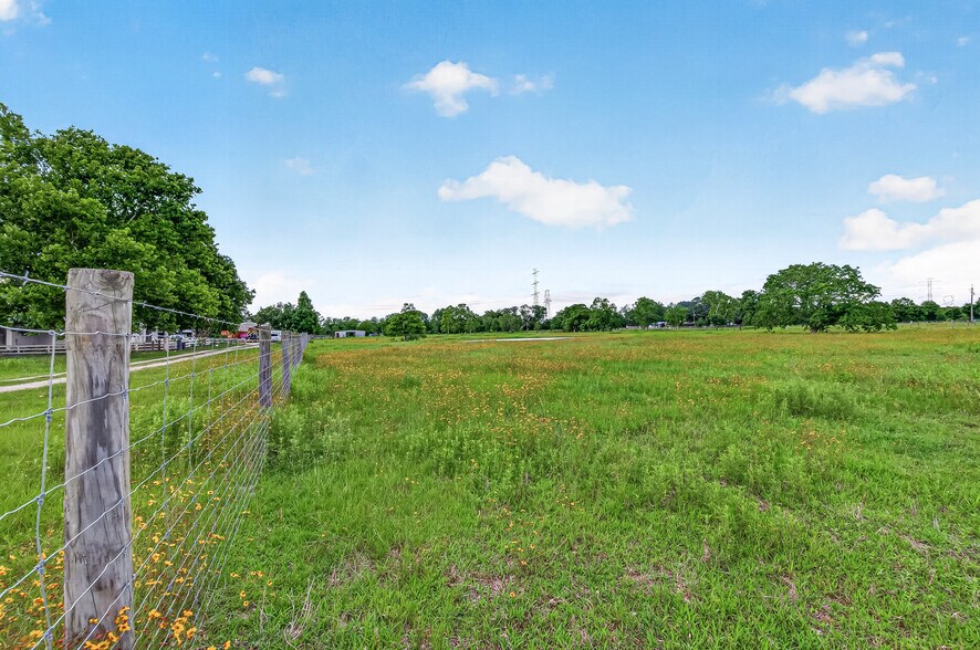 More Photos Of 0 FM 1994 Road, Guy Land For Sale