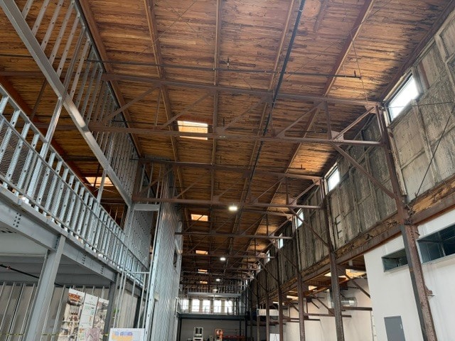 More Photos Of 1325 Quincy St NE, Minneapolis Loft Creative Space For Lease