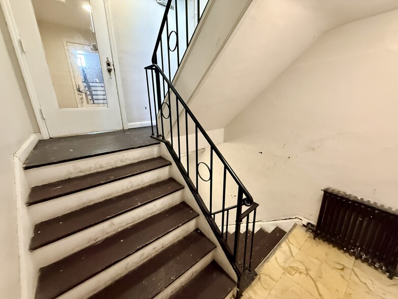 More Photos Of 2334 Kemper Ln, Cincinnati Apartments For Sale