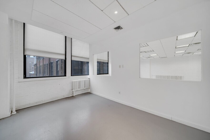 More Photos Of 545 W 45th St, New York Loft Creative Space For Lease