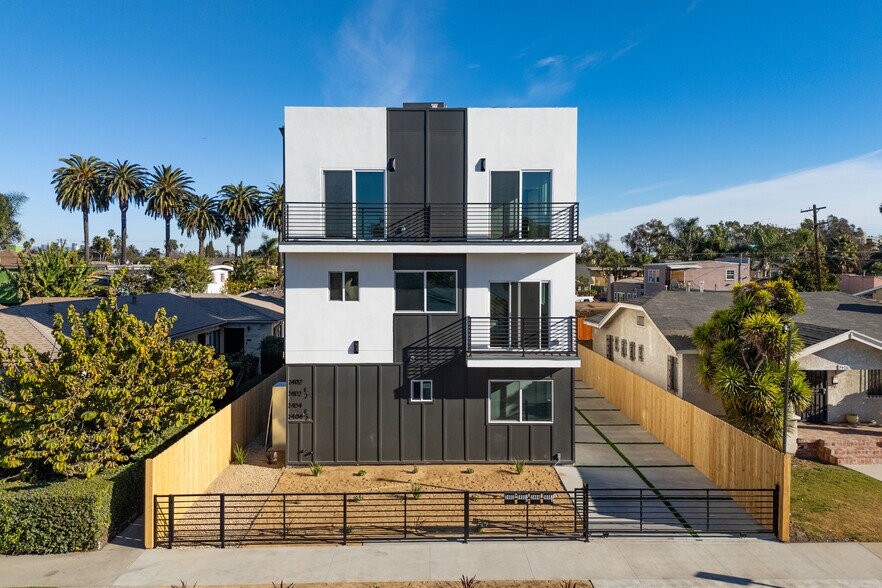 More Photos Of 2404 S Cochran Ave, Los Angeles Apartments For Sale