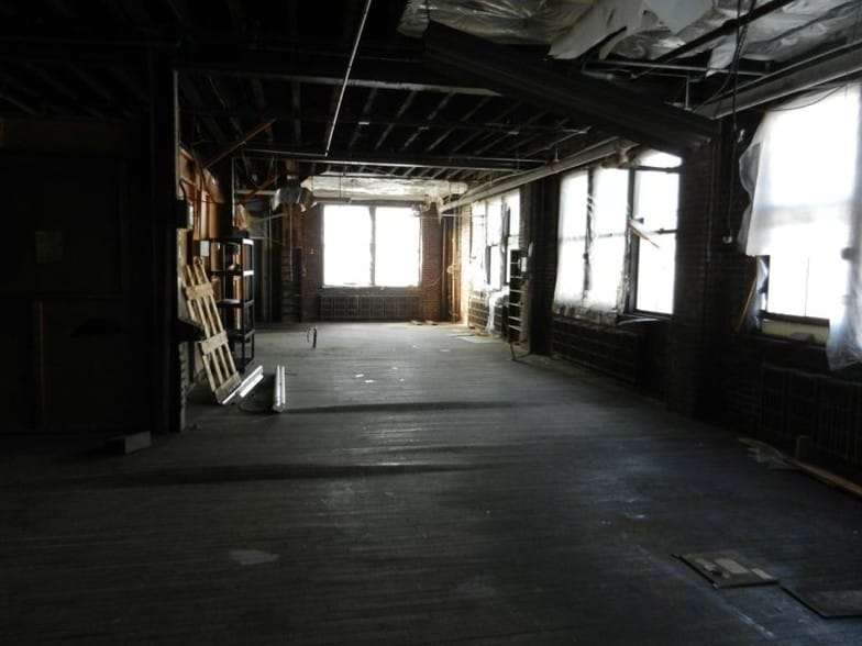 More Photos Of 212 W Roberts Ave, Philadelphia Manufacturing For Lease