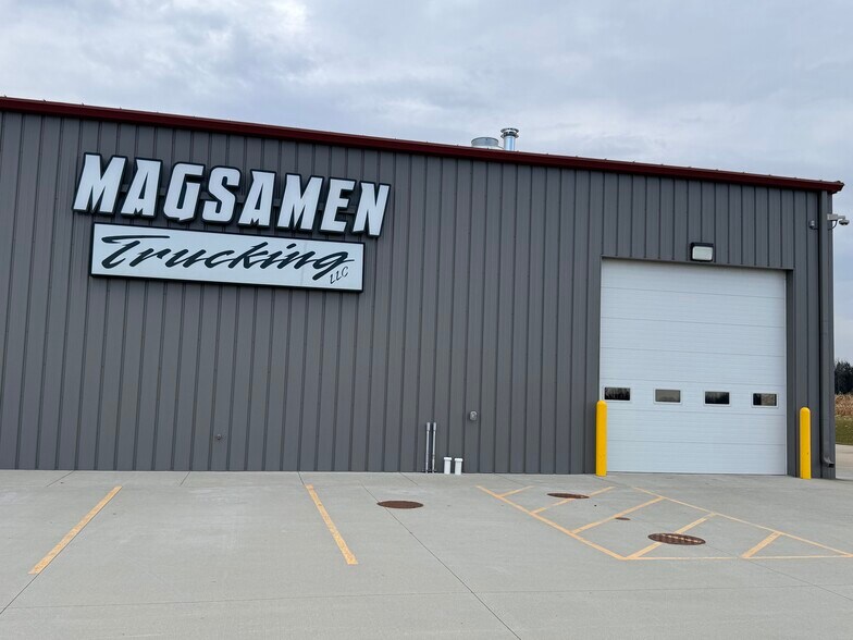 More Photos Of N643 Boulder Rd, Watertown Distribution For Sale