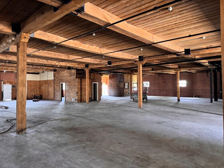More Photos Of 753-759 S Washington Ave, Greenville Warehouse For Lease