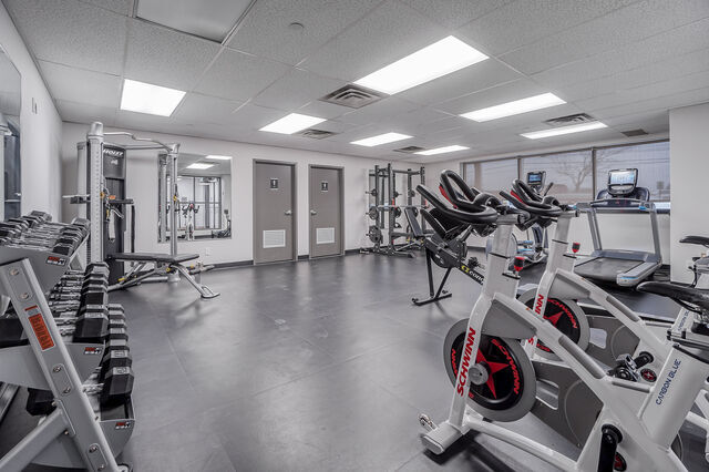 More Photos Of 1425 Rte Transcanadienne, Dorval Office For Lease