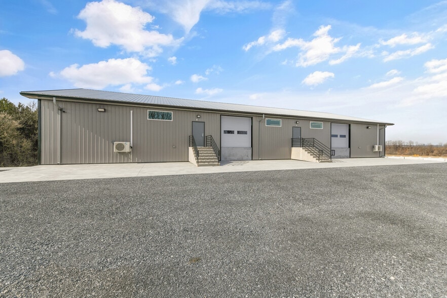 More Photos Of 1230 Maidencreek rd, Fleetwood Warehouse For Lease