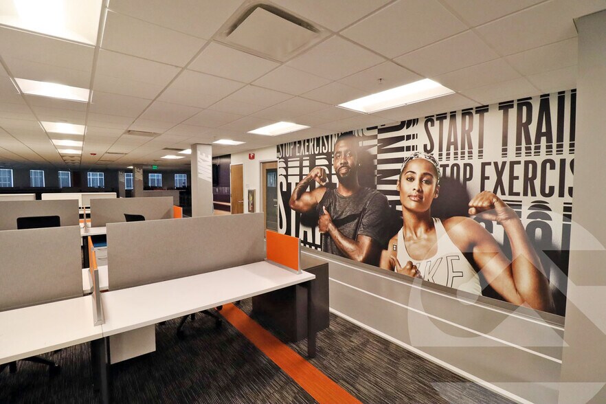 More Photos Of 27100 W 11 Mile Rd, Southfield Office For Lease