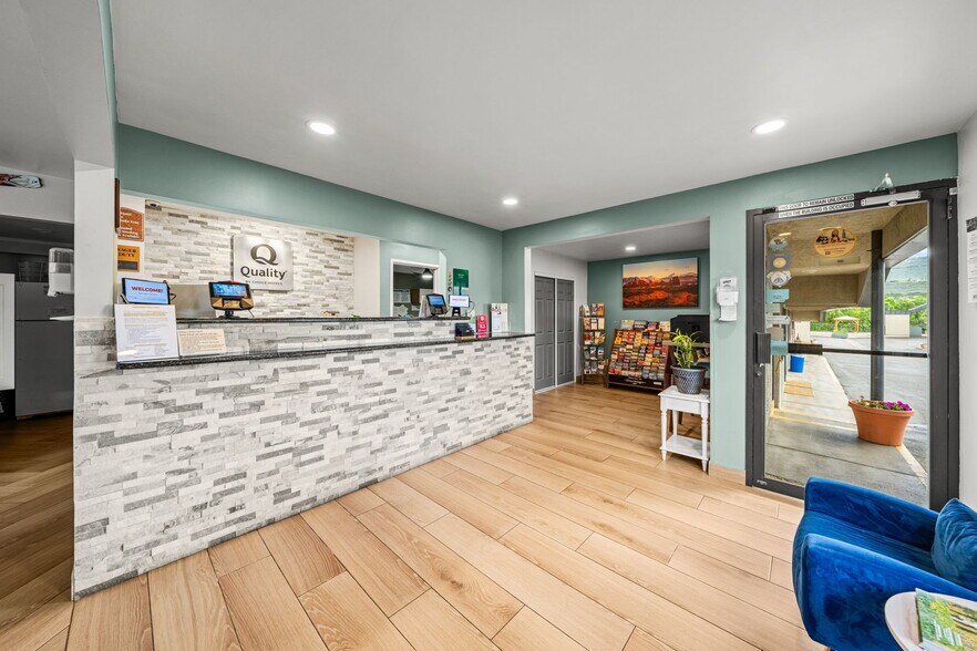 More Photos Of 2930 Main Ave, Durango Hotel For Sale