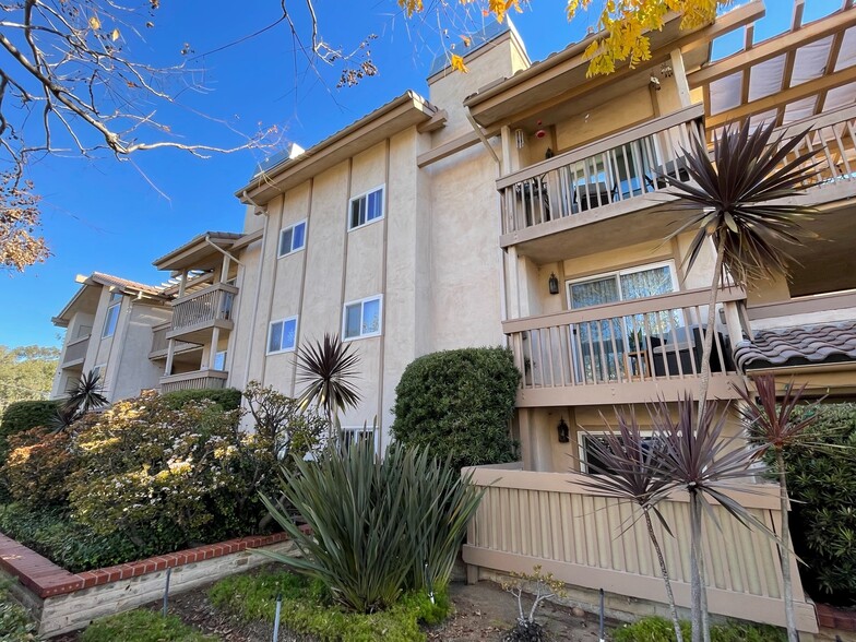 More Photos Of 4069 Goldfinch St, San Diego Apartments For Sale