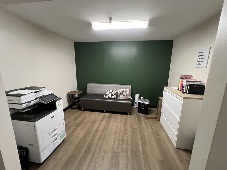 More Photos Of 11520 Granite St, Charlotte Distribution For Lease