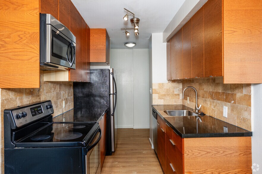 More Photos Of 2020 SW Salmon St, Portland Apartments For Sale