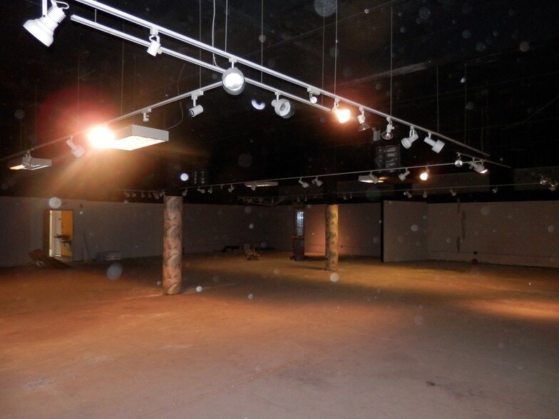 More Photos Of 710 Primos Ave, Primos Warehouse For Lease