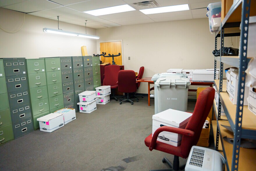 More Photos Of 1301 W Forest Grove Rd, Vineland Flex For Lease